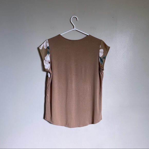 RW&Co  Floral Top - Picture 6 of 6